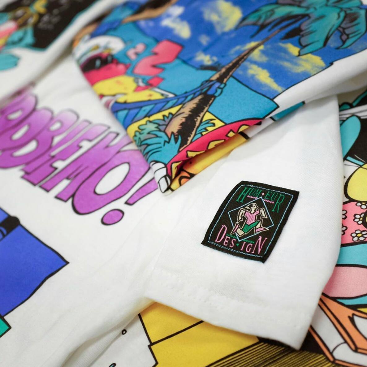 c est le grand retour de ces t shirts qui ont marque notre adolescence salut bonjour