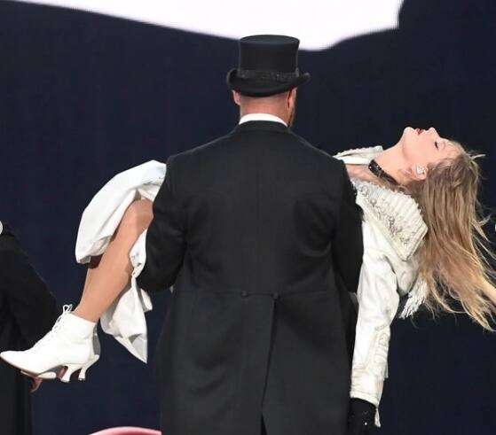 Travis Kelce confie que sa participation au concert de Taylor Swift &eacute;tait son id&eacute;e