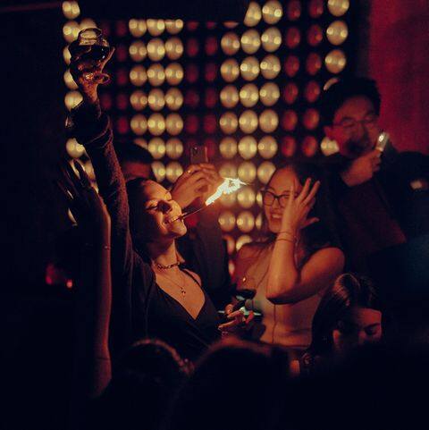 COVID-19: les bars devront fermer dès ce soir 