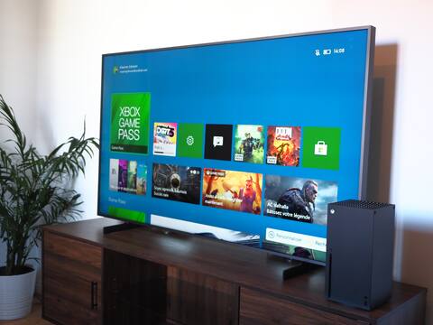 You will need a modern phone (here Samsung's The Frame 2020) to fully benefit from the Xbox Series X