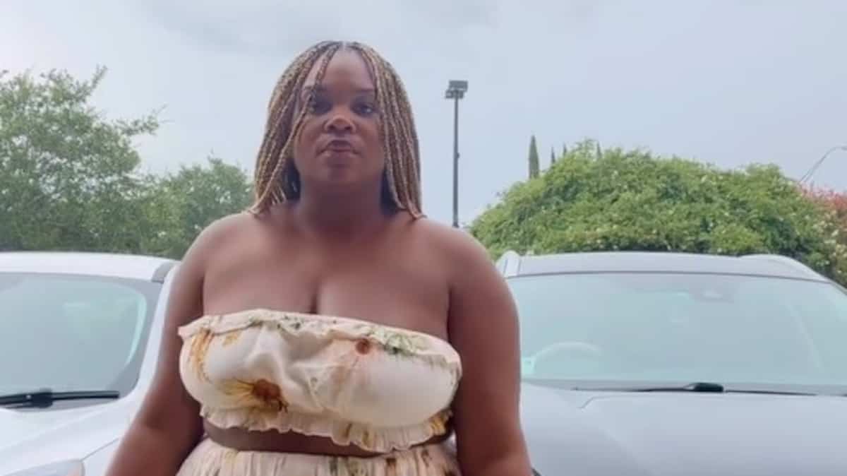 Une femme se fait expulsée d’un restaurant pour sa tenue «trop révélatrice»
