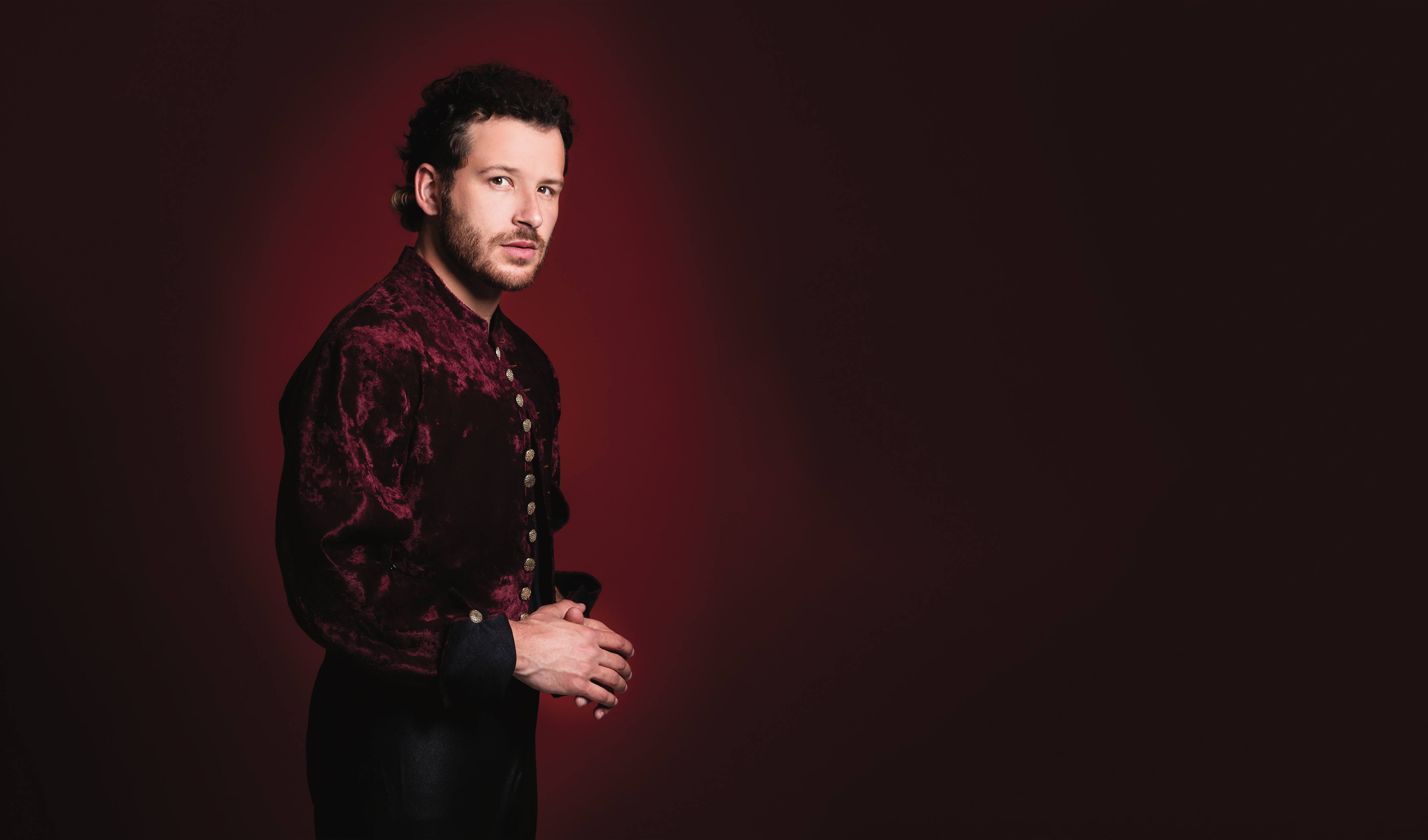 Établi à Paris, il parle de ses nouveaux défis