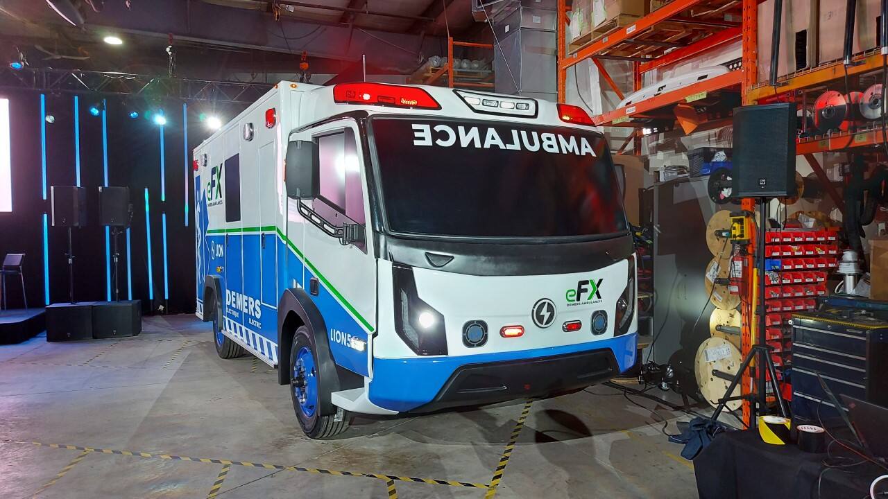 Demers et Lion d&eacute;voilent leur ambulance &eacute;lectrique