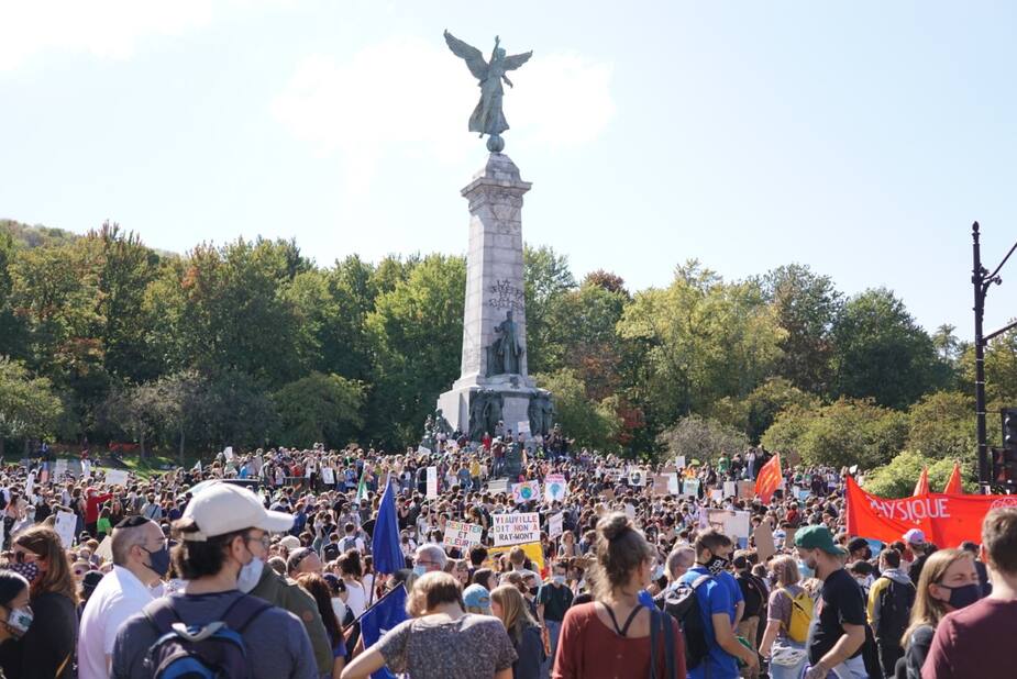 Image principale de l'article Des milliers de jeunes marchent pour le climat
