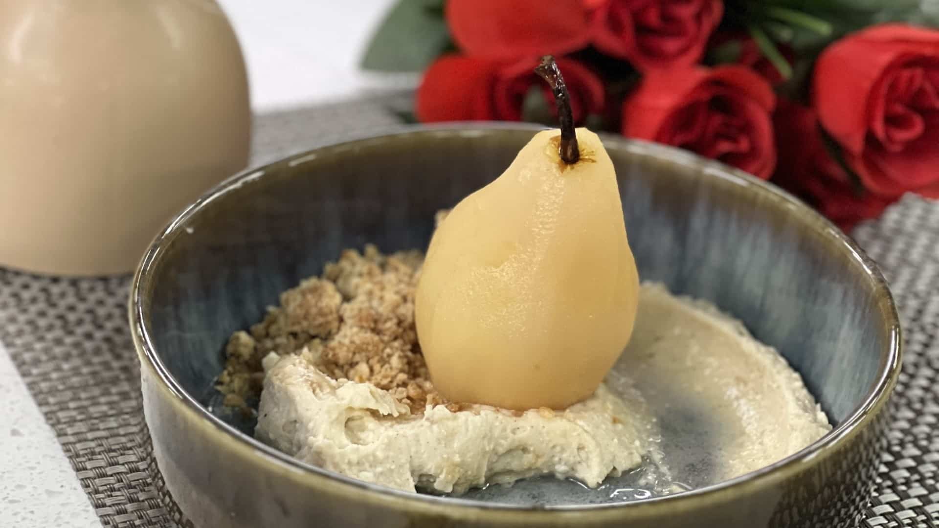 POIRE POCHÉE AUX ÉPICES ET MASCARPONE