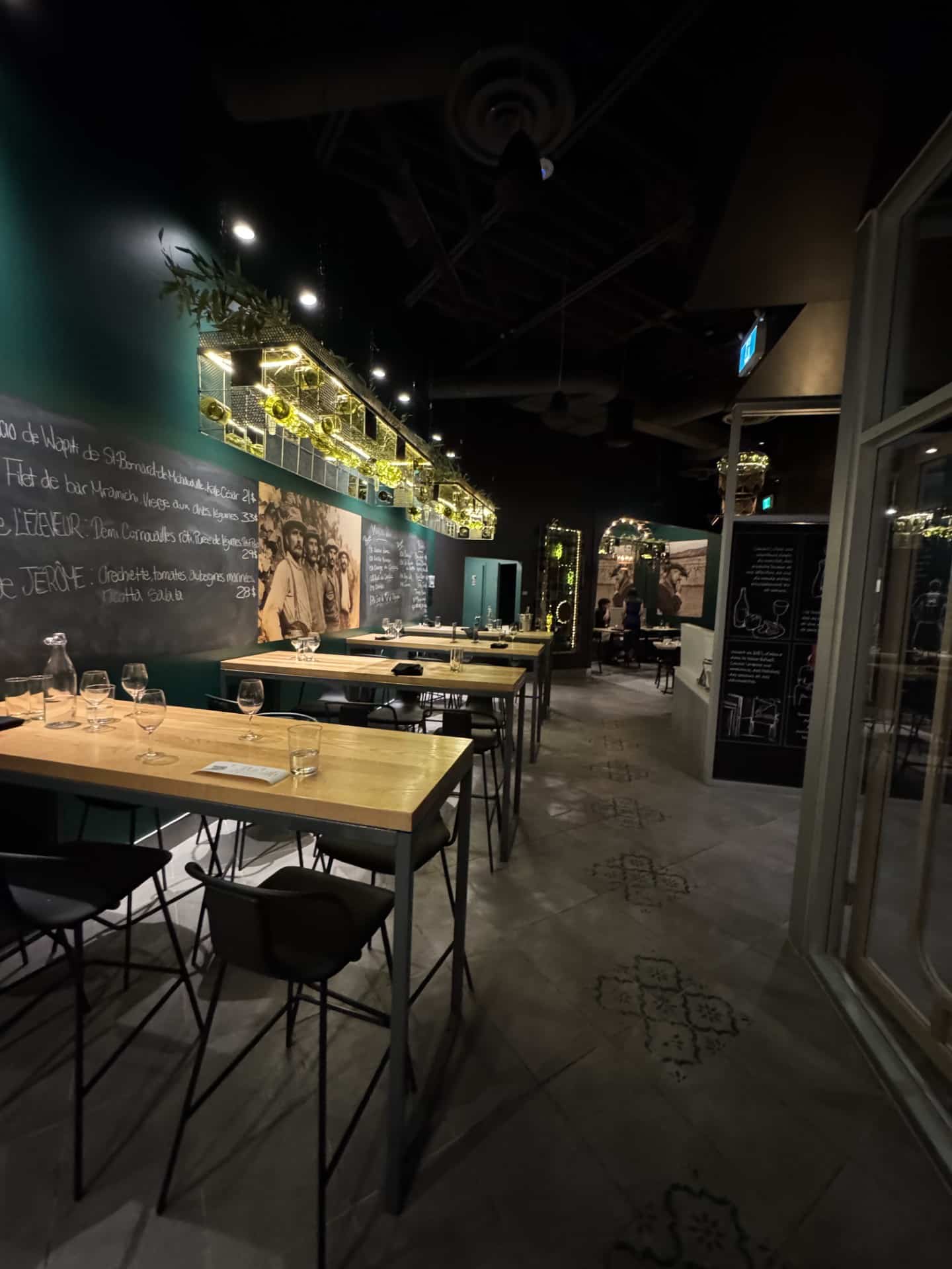 Canons! Bar &agrave; vin gour&shy;mand en plein c&oelig;ur du Quartier DIX30