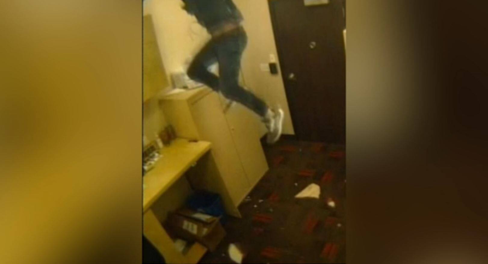 Il tombe du plafond pendant le cambriolage d&rsquo;une banque