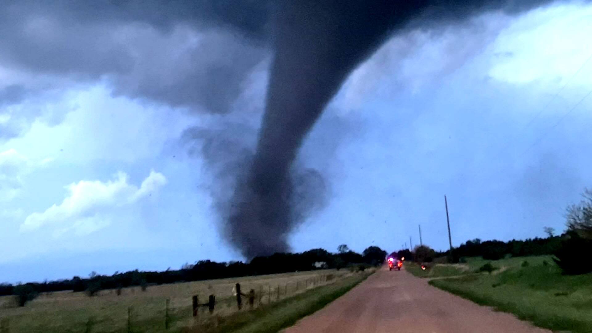 EN VIDÉO Une tornade endommage plus de 900 bâtiments au Kansas TVA