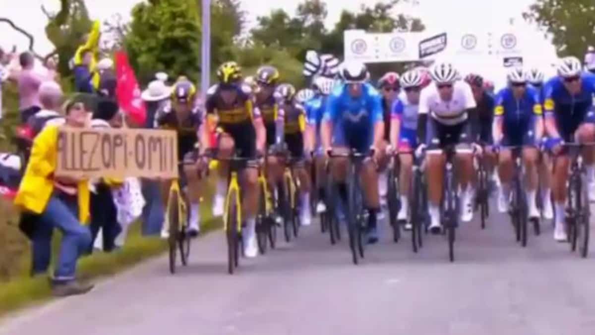 4 mois de prison requis contre la spectatrice à la pancarte