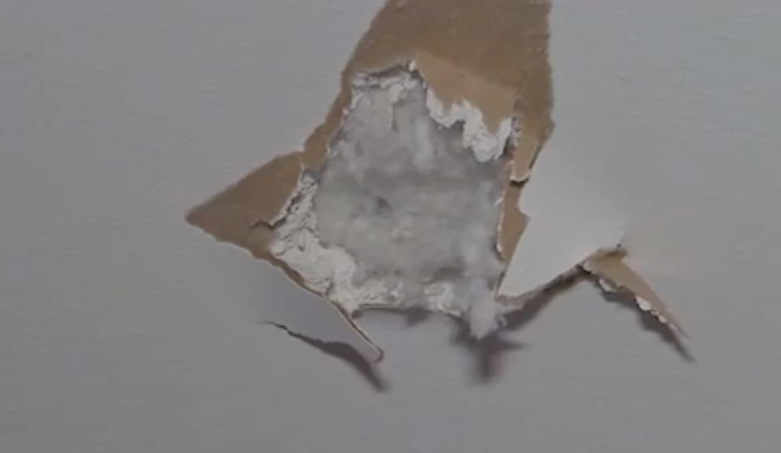 EN IMAGES | Un morceau de m&eacute;t&eacute;orite fait un trou dans le toit d'une maison au Texas