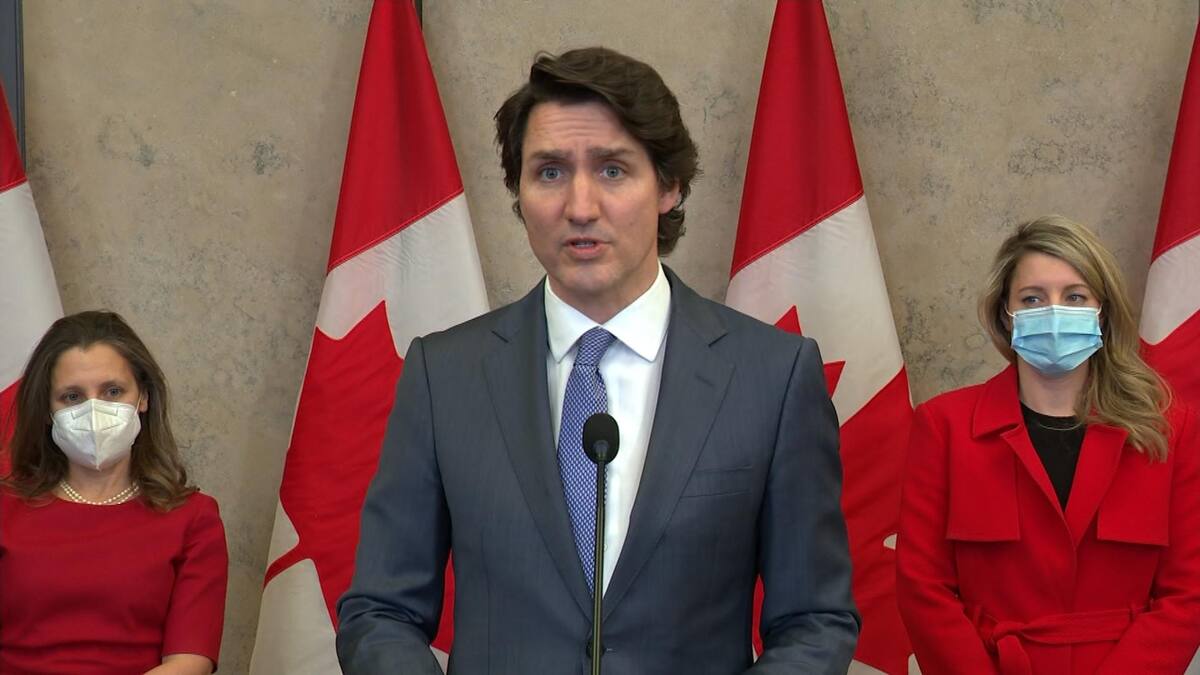 EN DIRECT | Justin Trudeau commente le conflit en Ukraine