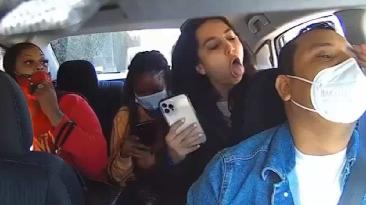 Usando máscaras: três mulheres atacaram e tossiram um motorista do Uber Usando máscaras: três mulheres atacaram e tossiram um motorista do Uber