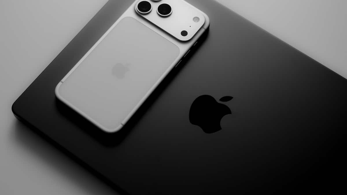 Photo: journaldemontreal.com iPhone Ultra : Apple Prévoirait un Premier Modèle Pliable pour 2026