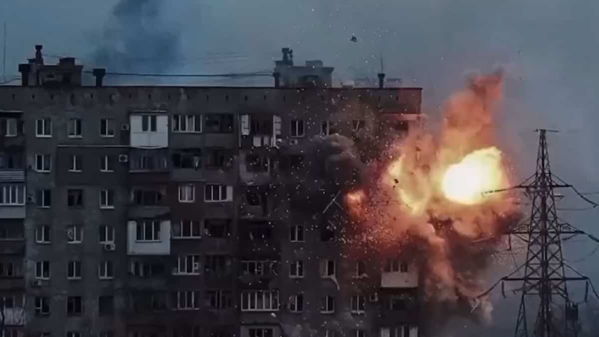 L’horreur de la guerre et l’espoir des Ukrainiens, dans une vidéo partagée par Zelensky