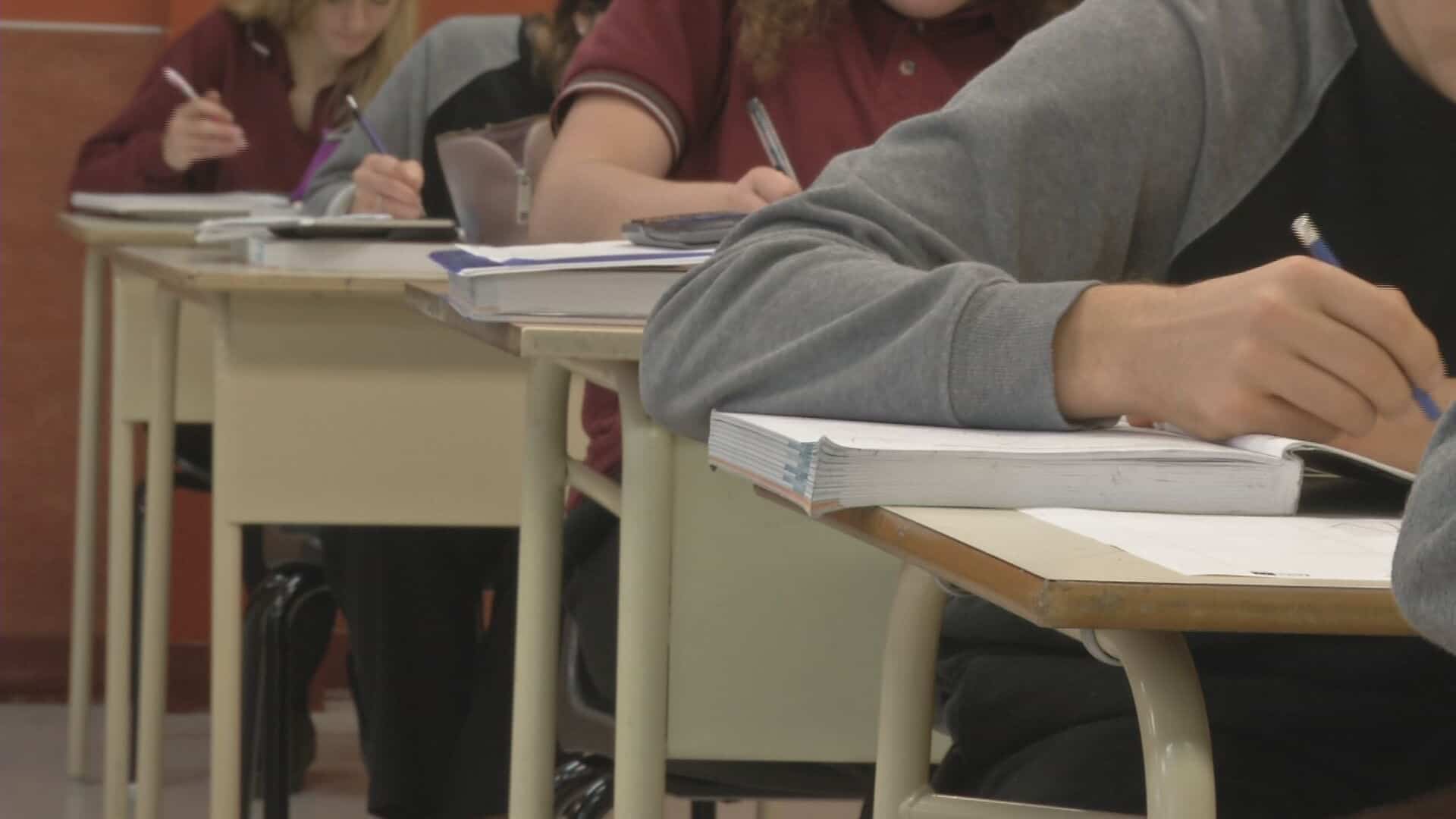 Le port de l'uniforme à l'école vous permet d'économiser! | TVA Nouvelles