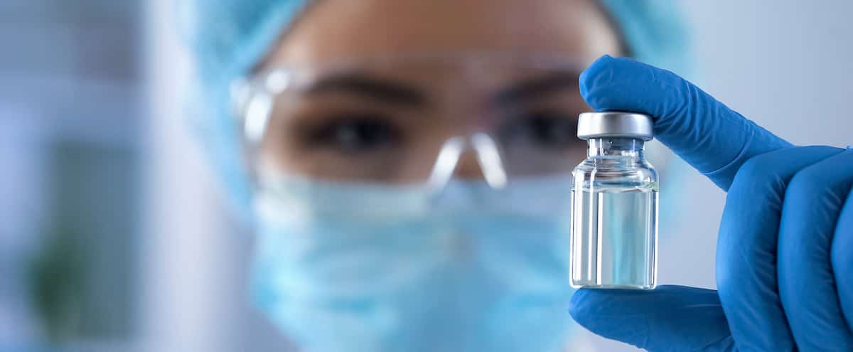 "Get vaccinated", advises a doctor 1