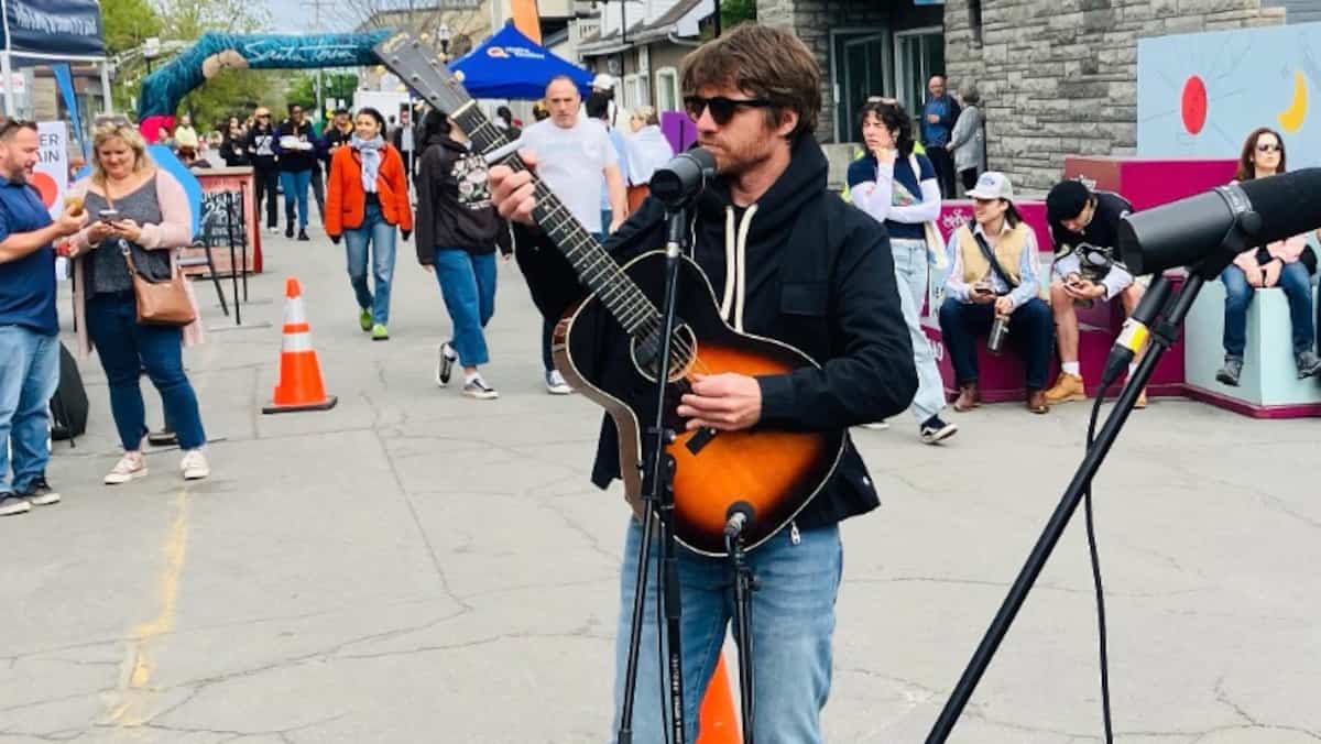 Sébastien Diaz réalise un «road movie rock» documentaire avec Vincent Vallières sur les routes du Québec