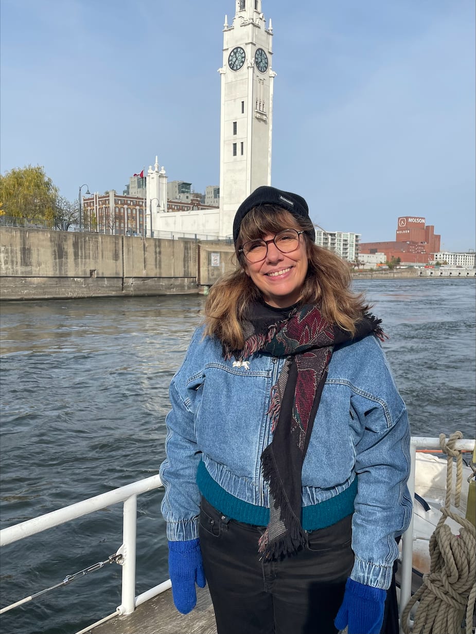 Jade Bourdages-Lafleur, profesora de la Escuela de Trabajo Social de la UQAM y trabajadora juvenil de ÉcoMaris.