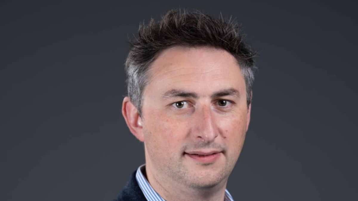 «Je suis tactile»: accusé de gestes déplacés envers ses élèves, il évite l’interdiction d’enseigner en invoquant ses «origines italiennes»