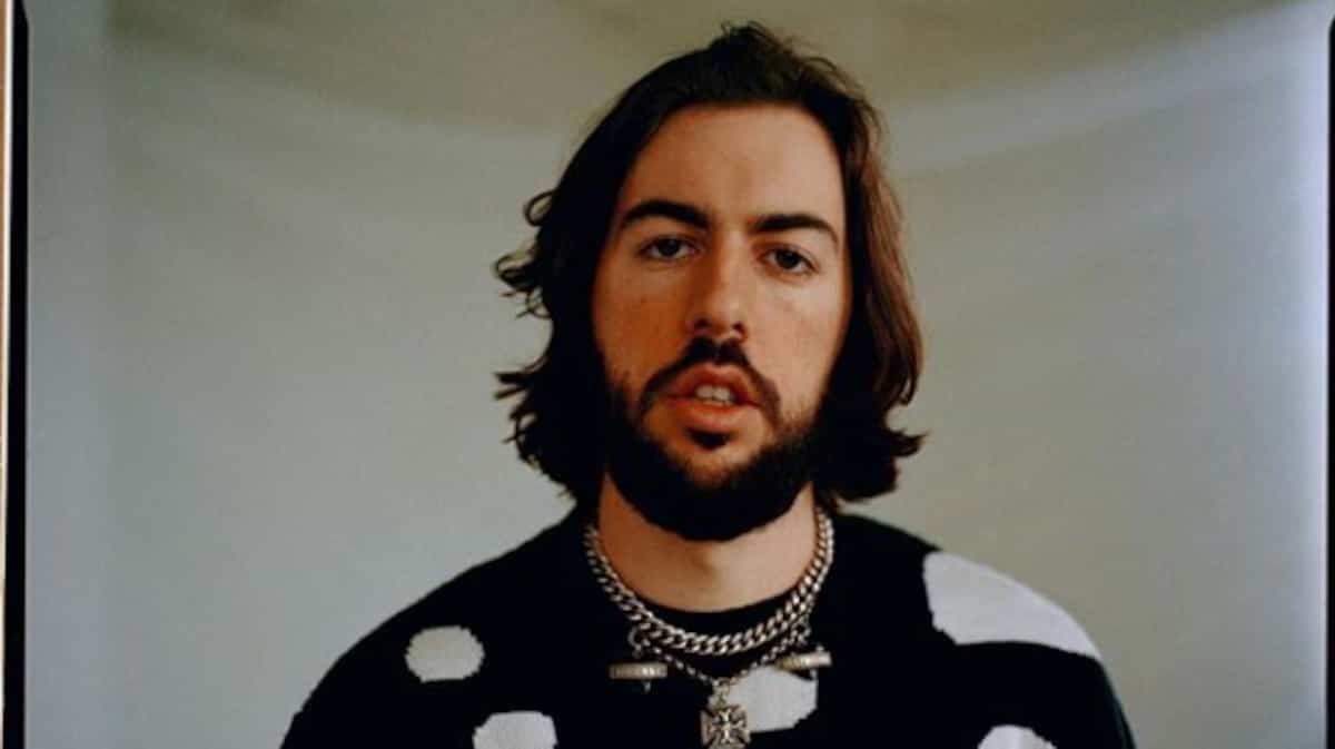 Jean-François Ruel est méconnaissable avec son nouveau look | 7 Jours