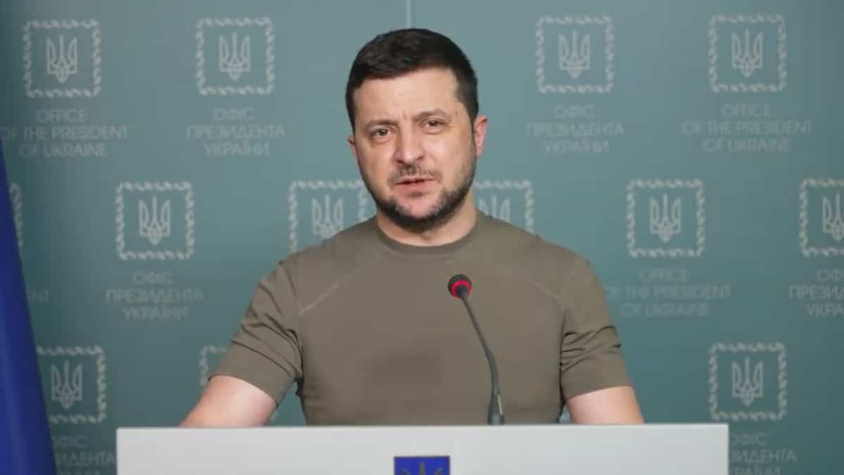 «Environ 1 300» militaires ukrainiens morts depuis le début de l'invasion russe, selon Zelensky