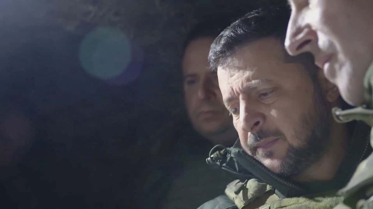 Zelensky approaches the front line in southern Ukraine Zelensky approaches the front line in southern Ukraine