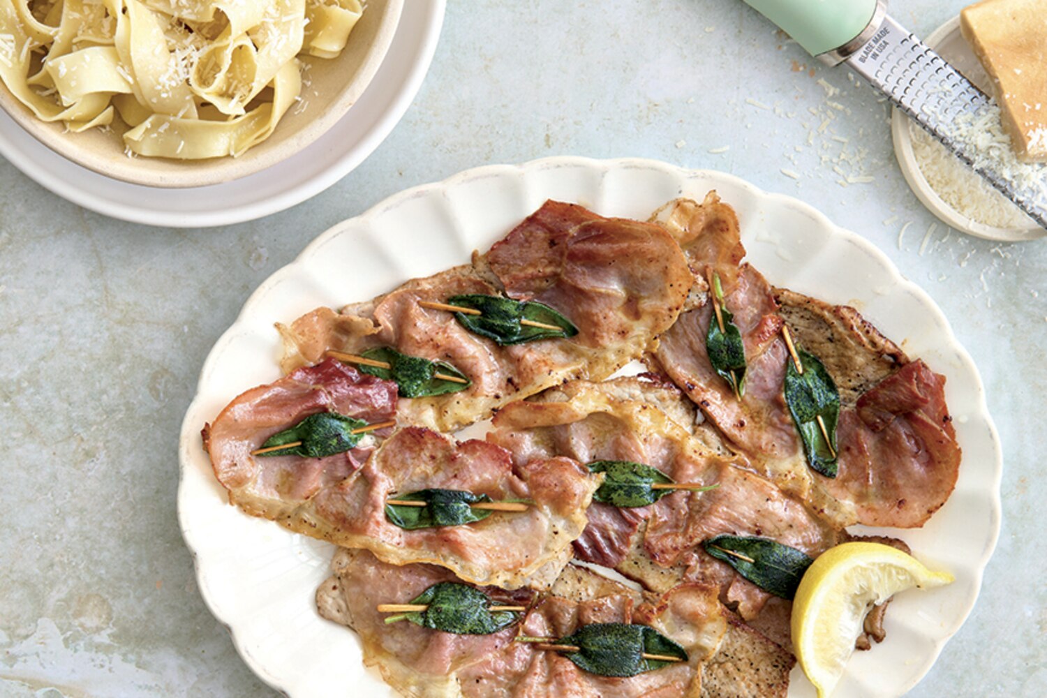 Recette d'escalopes de porc Saltimbocca beurre à l'échalote et au ...