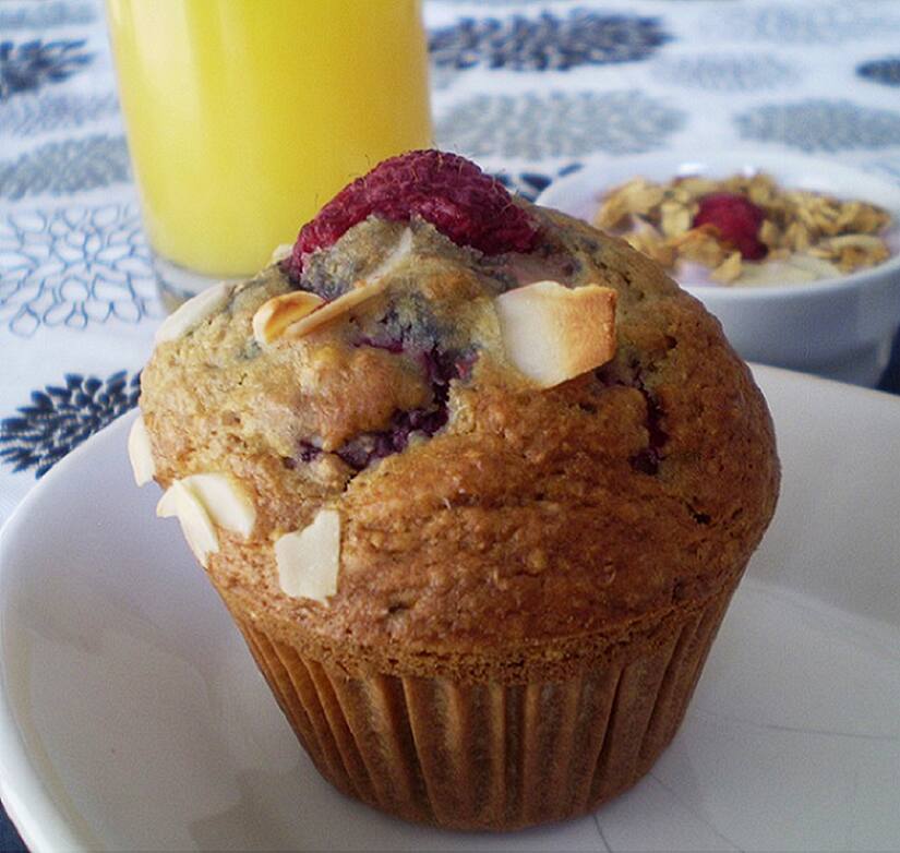 Muffins framboises et amandes Recettes du Québec