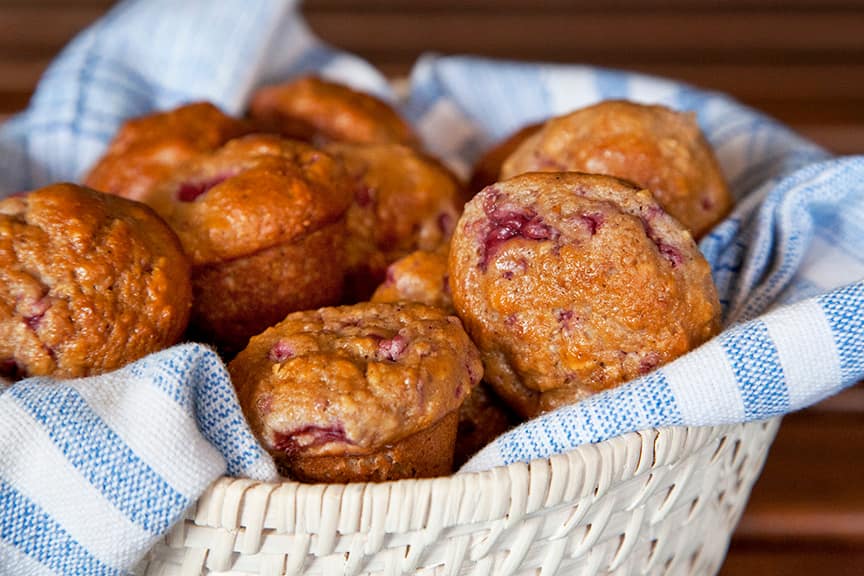 Recette de muffins triple framboises Recettes du Québec