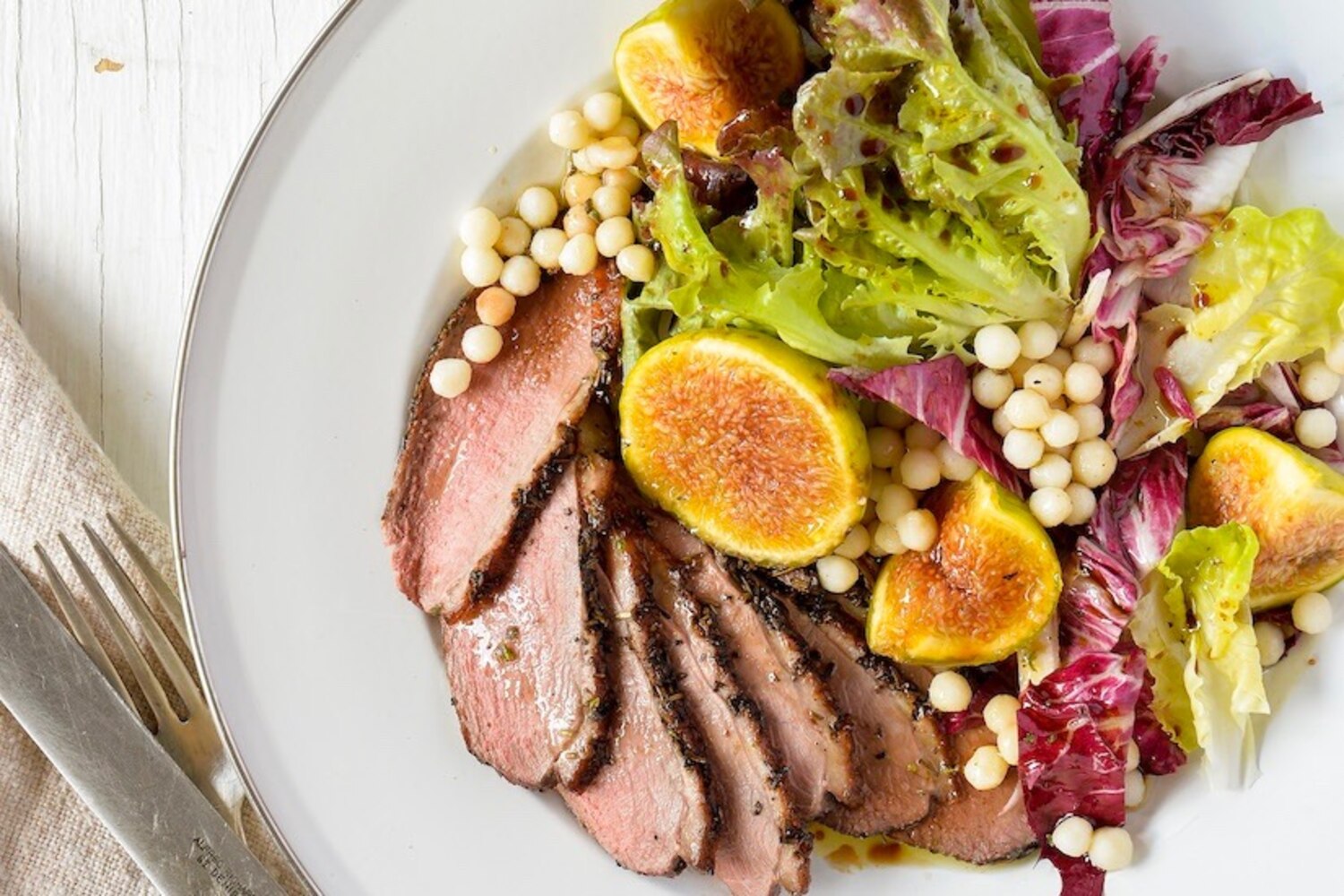 Salade magret de canard, couscous, figues | Recettes du Québec