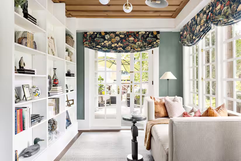 Stylish and Cozy Off-Grid Tiny Home Designs - Cozy Light-Filled Off-Grid Homes