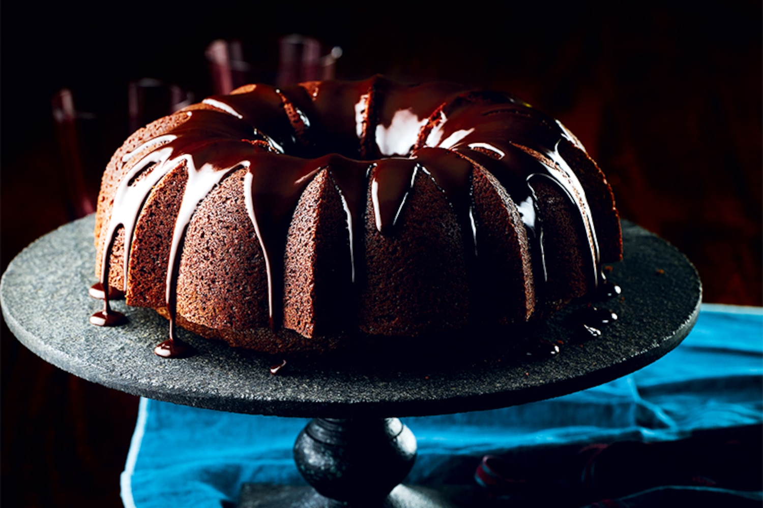 Recipe Chocolate sour cream bundt cake Style at Home