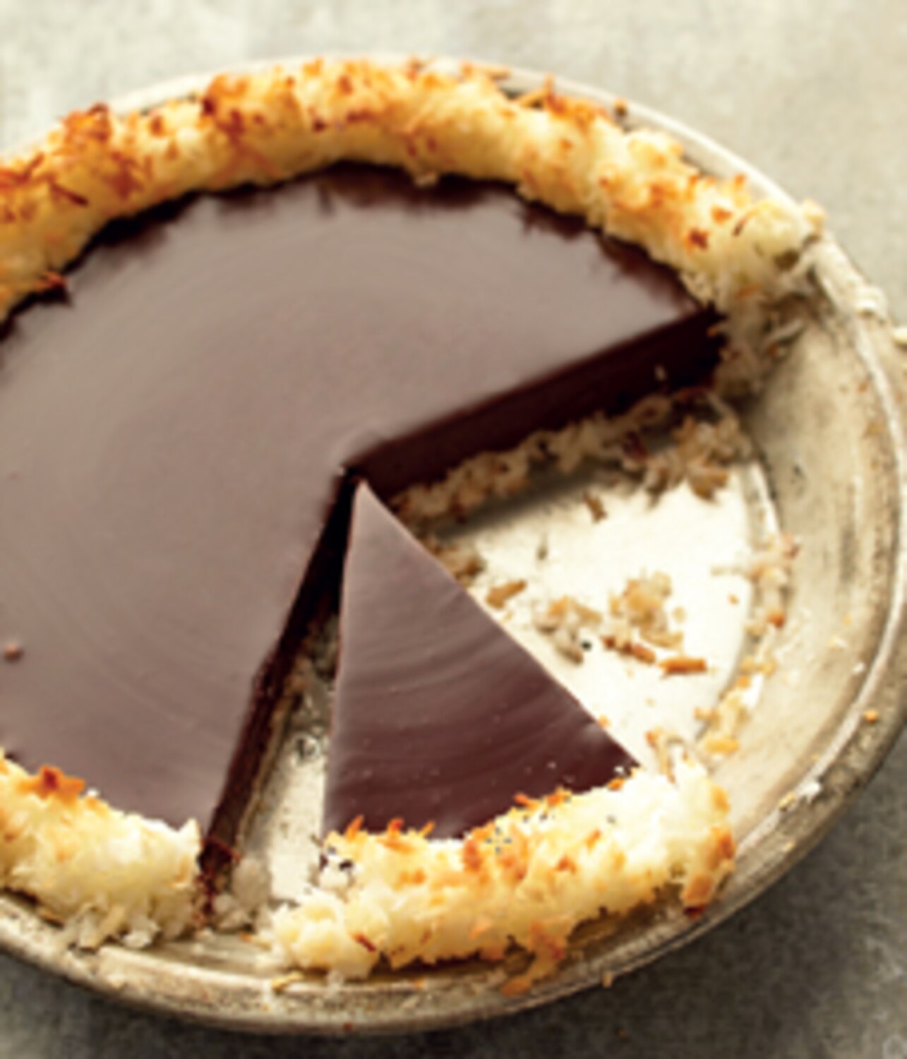 Recipe: Martha Stewart's crisp coconut and chocolate pie | Style at Home