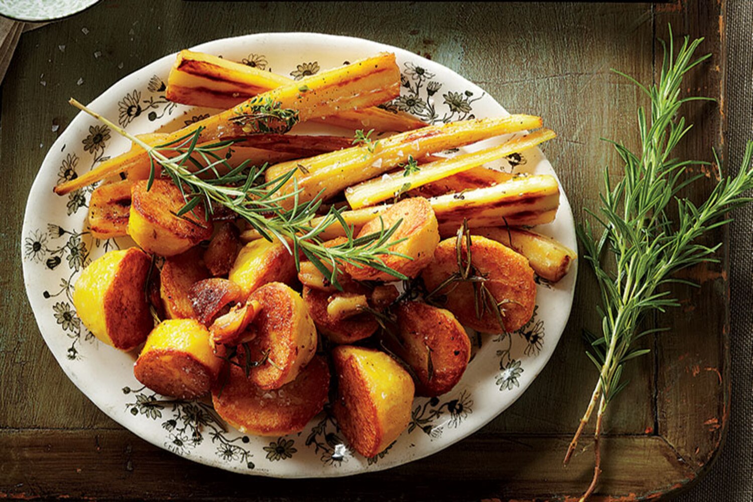 Recipe Crispy rosemary roasted potatoes & parsnips Style at Home