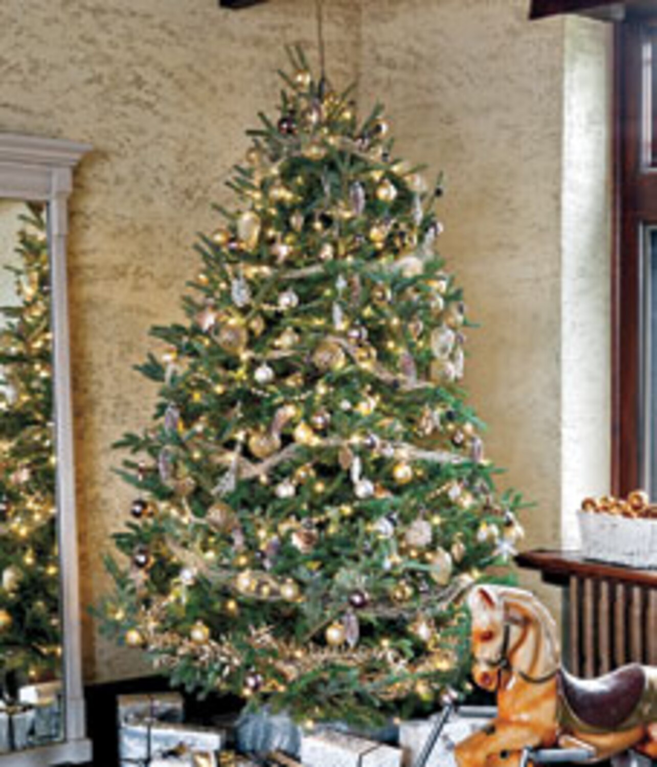 Decorate your Christmas tree in 5 easy steps | Style at Home