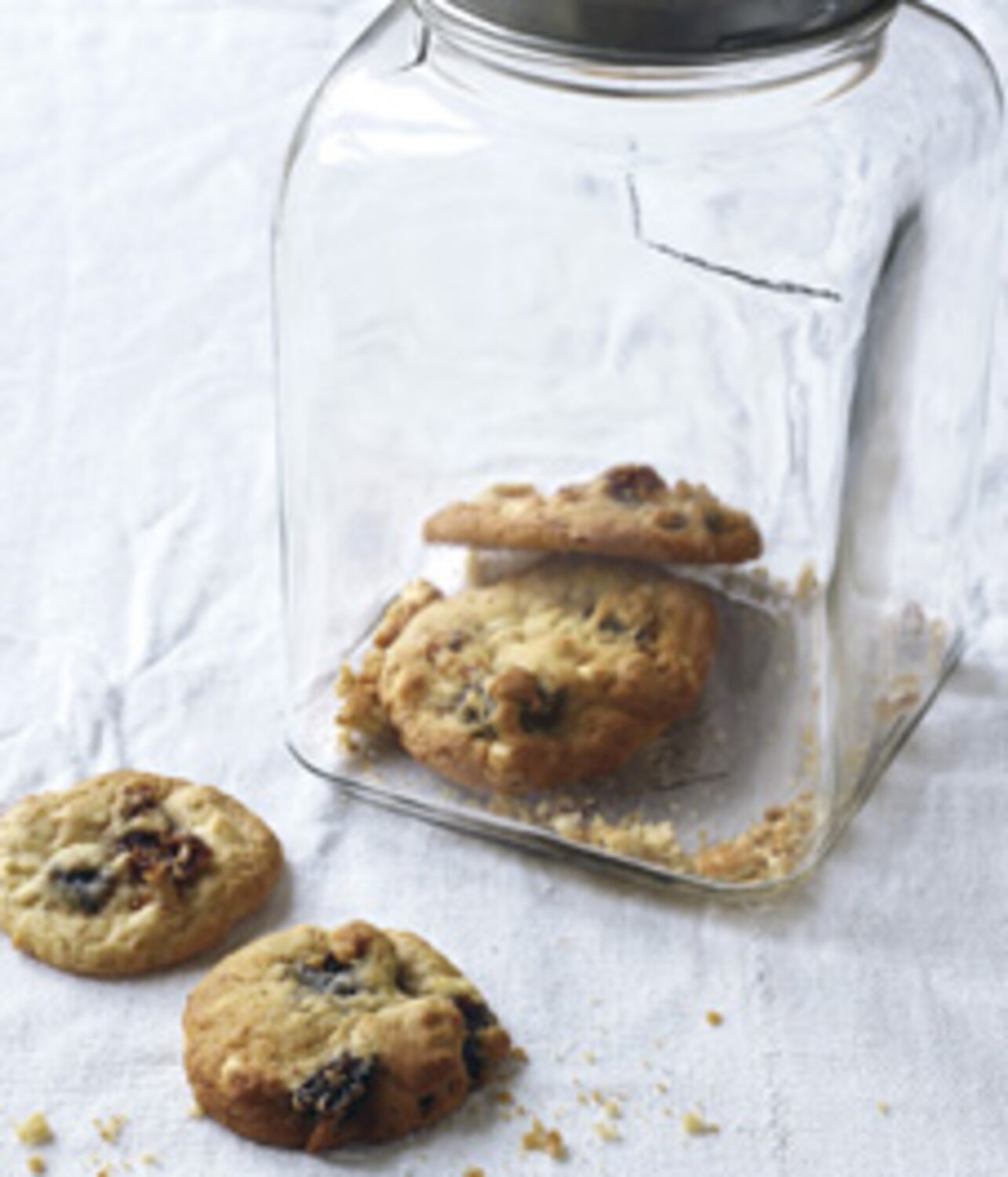 Recipe: White chocolate and fig cookies | Style at Home
