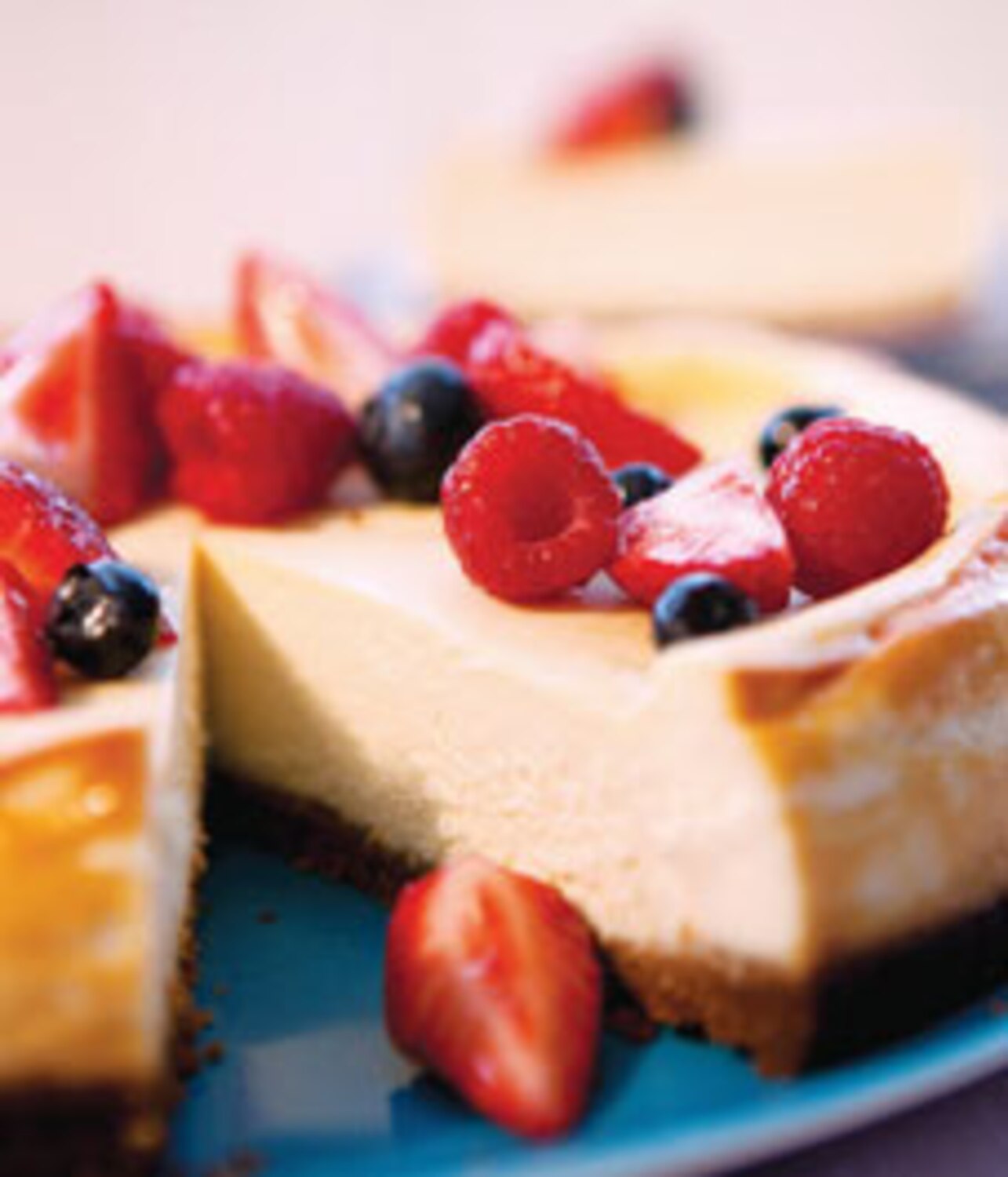 Recipe: Creamy cheesecake with berry topping | Style at Home