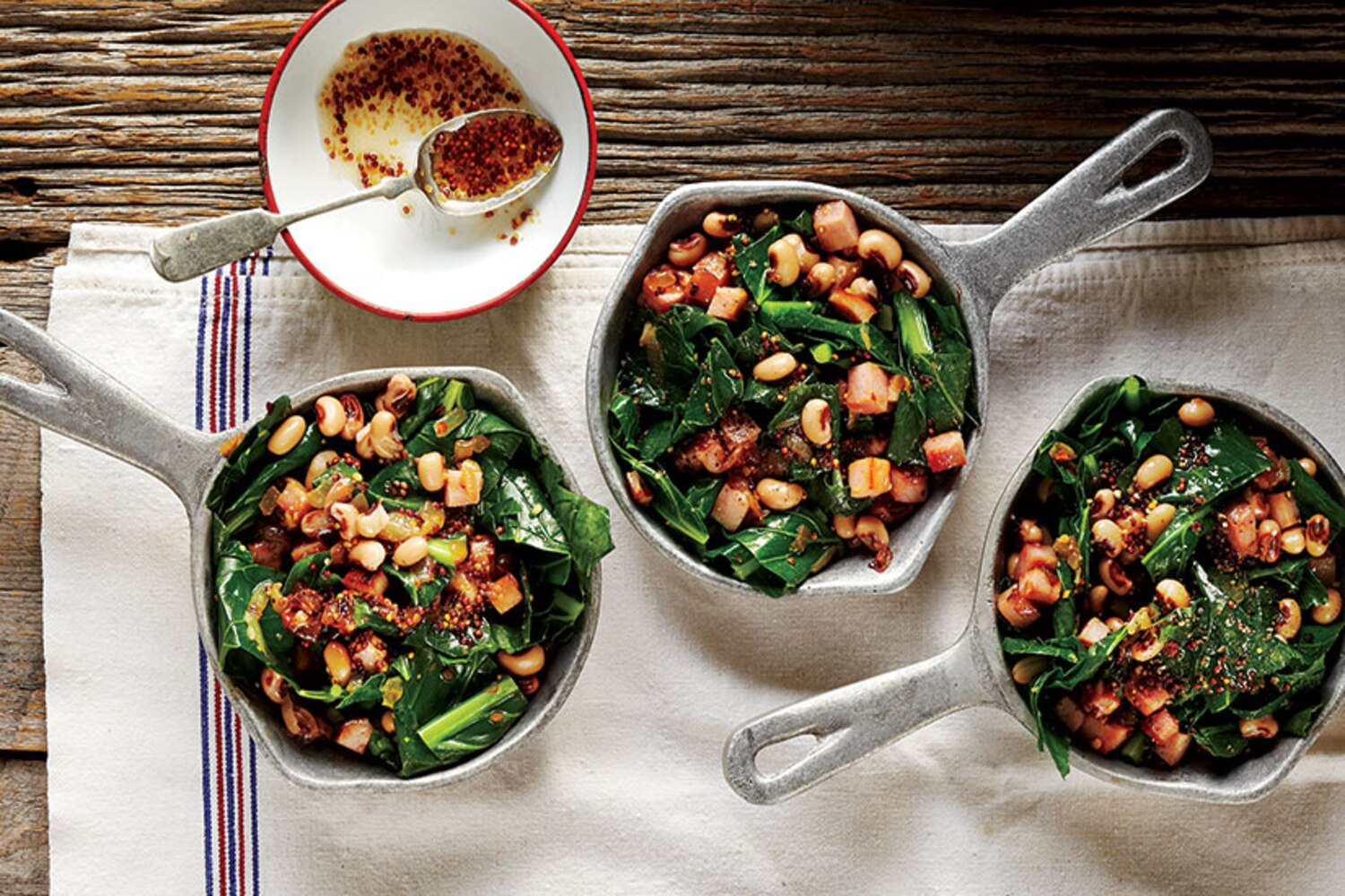 Recipe Honey mustard collard greens with smoked ham and blackeyed