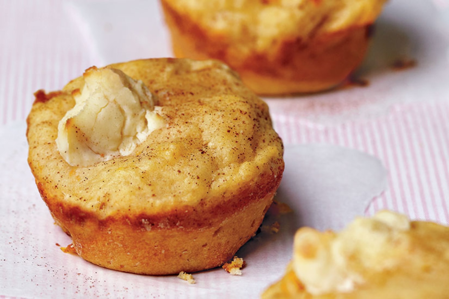 Recipe: Peaches and cream cheese muffins | Style at Home