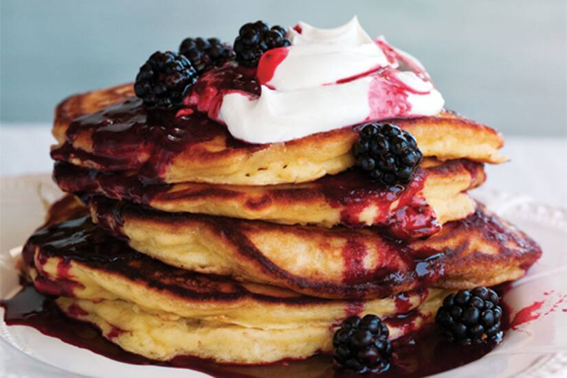 Recipe Oatmealyogurt pancakes with blackberry crush Style at Home