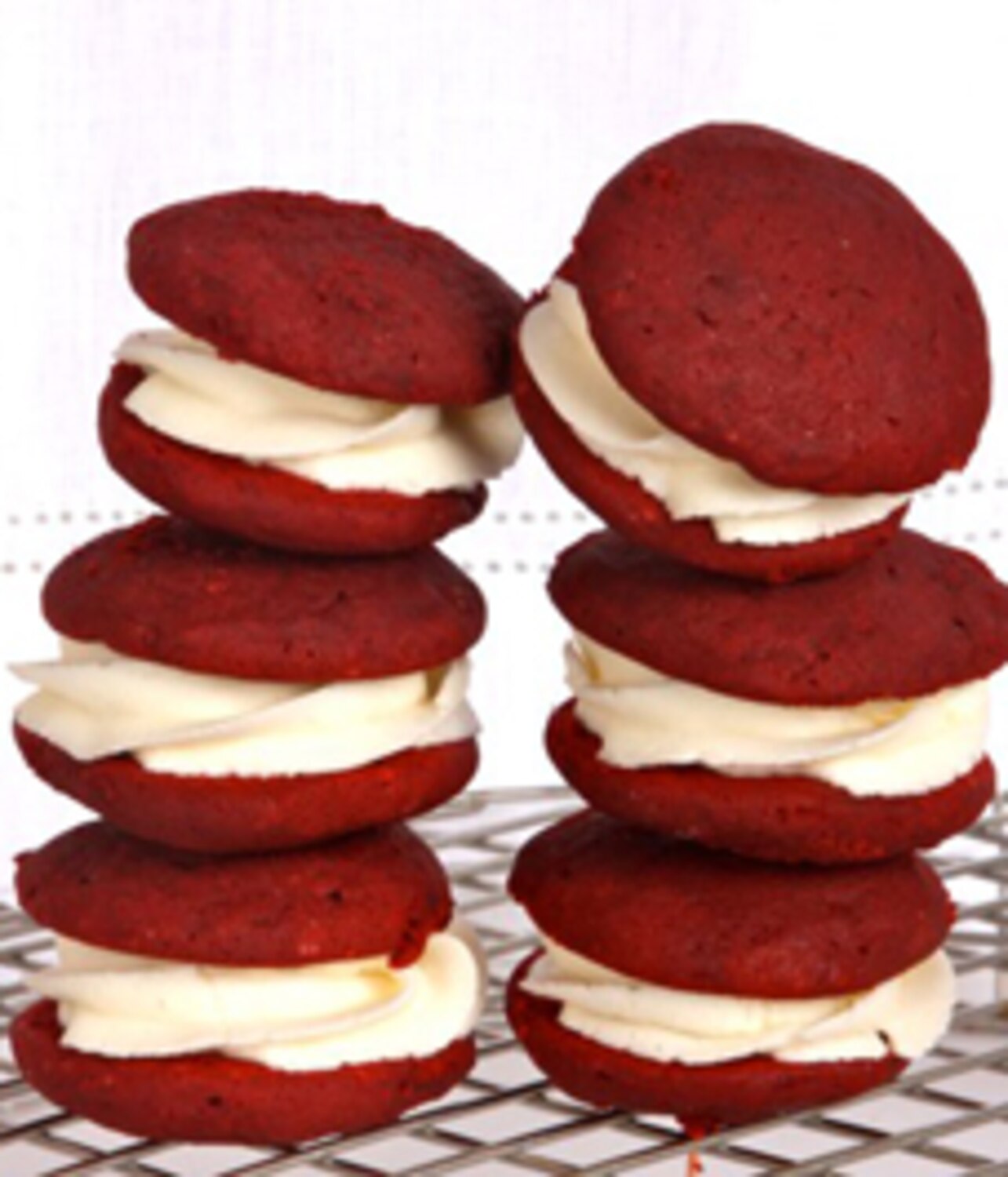 Recipe: Red velvet whoopie pies | Style at Home
