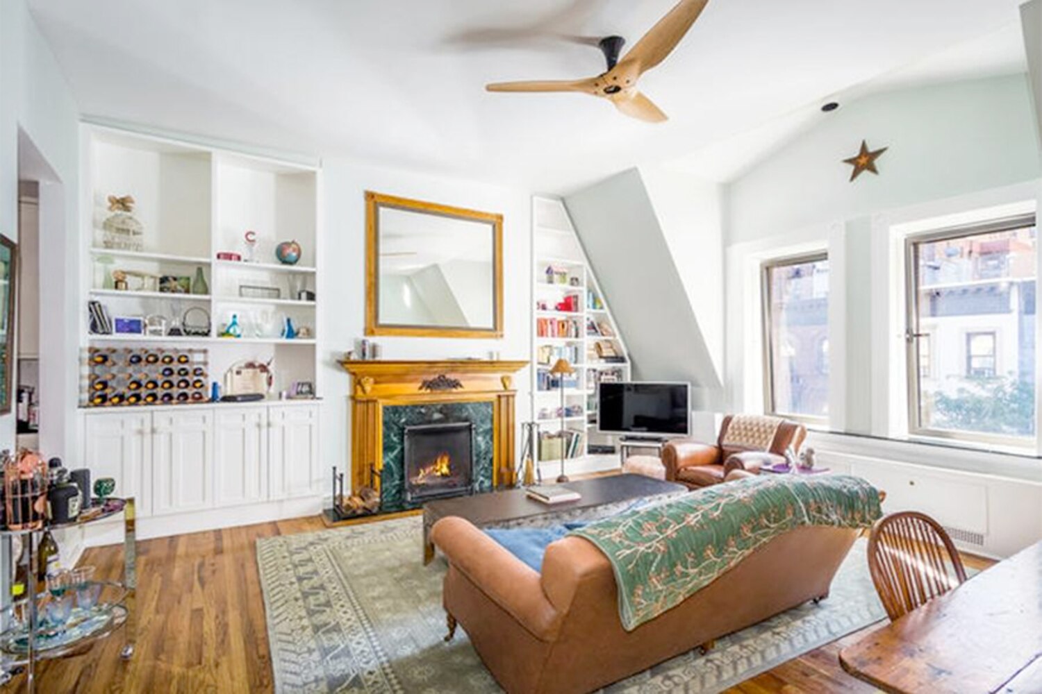 Photo inspiration: Skylit House Apartment Reference: Celeb Home Tour Amy Schumer S Skylit Manhattan Apartment