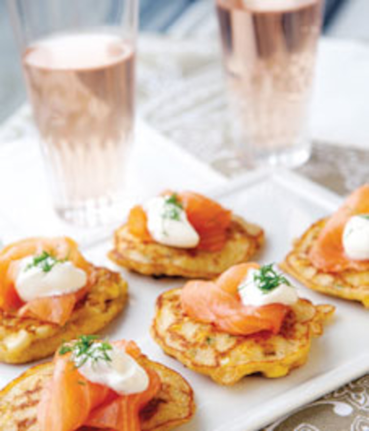 Recipe Smoked salmon on corn fritters Style at Home