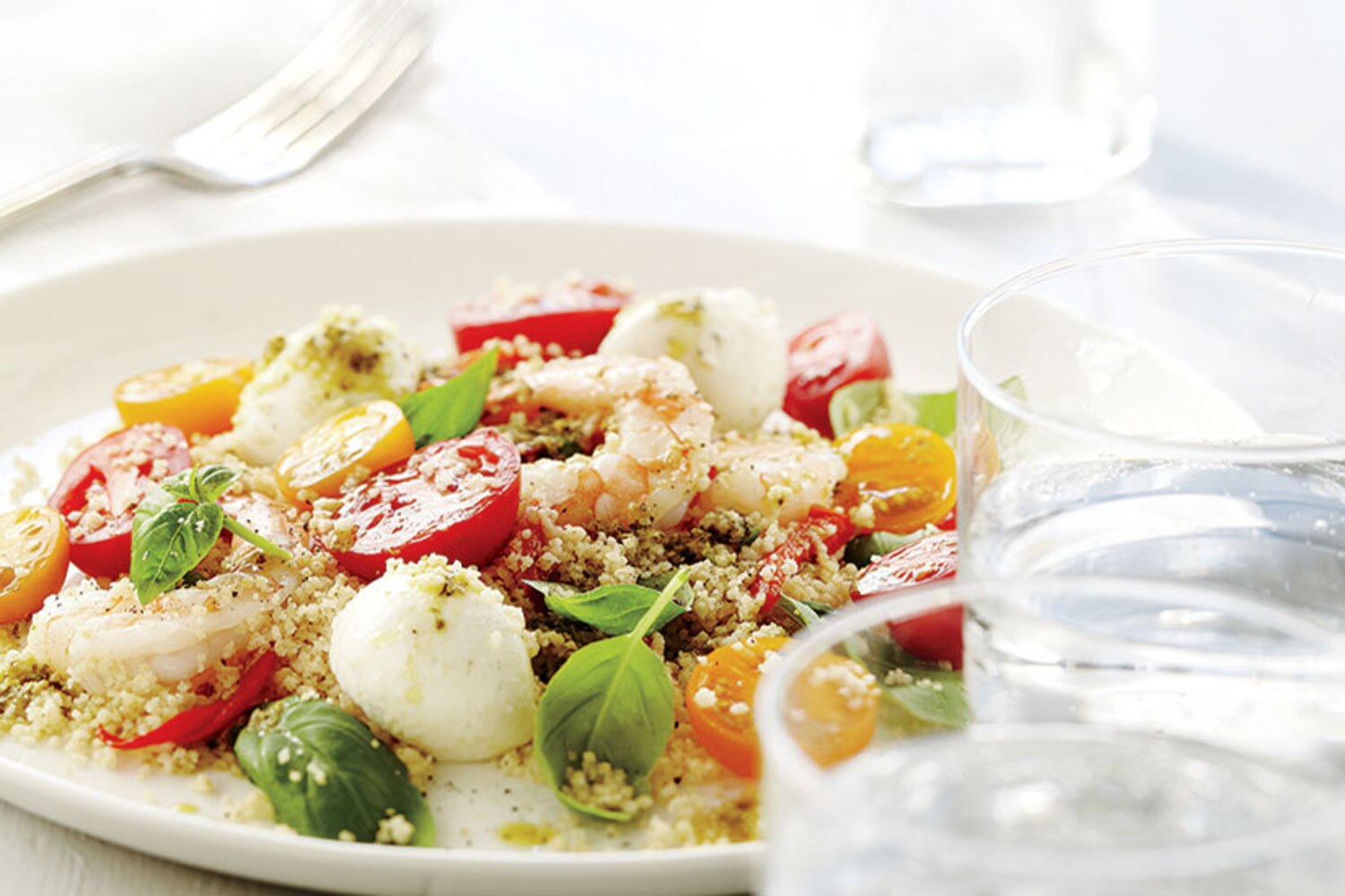 Recipe Couscous salad with shrimp, tomato and bocconcini Style at Home