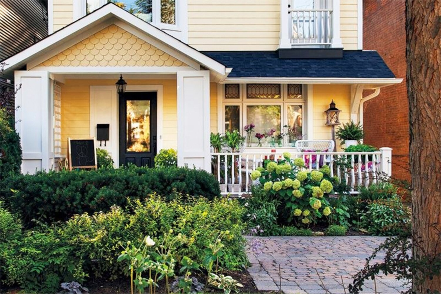 8 tips for a front yard retreat | Style at Home