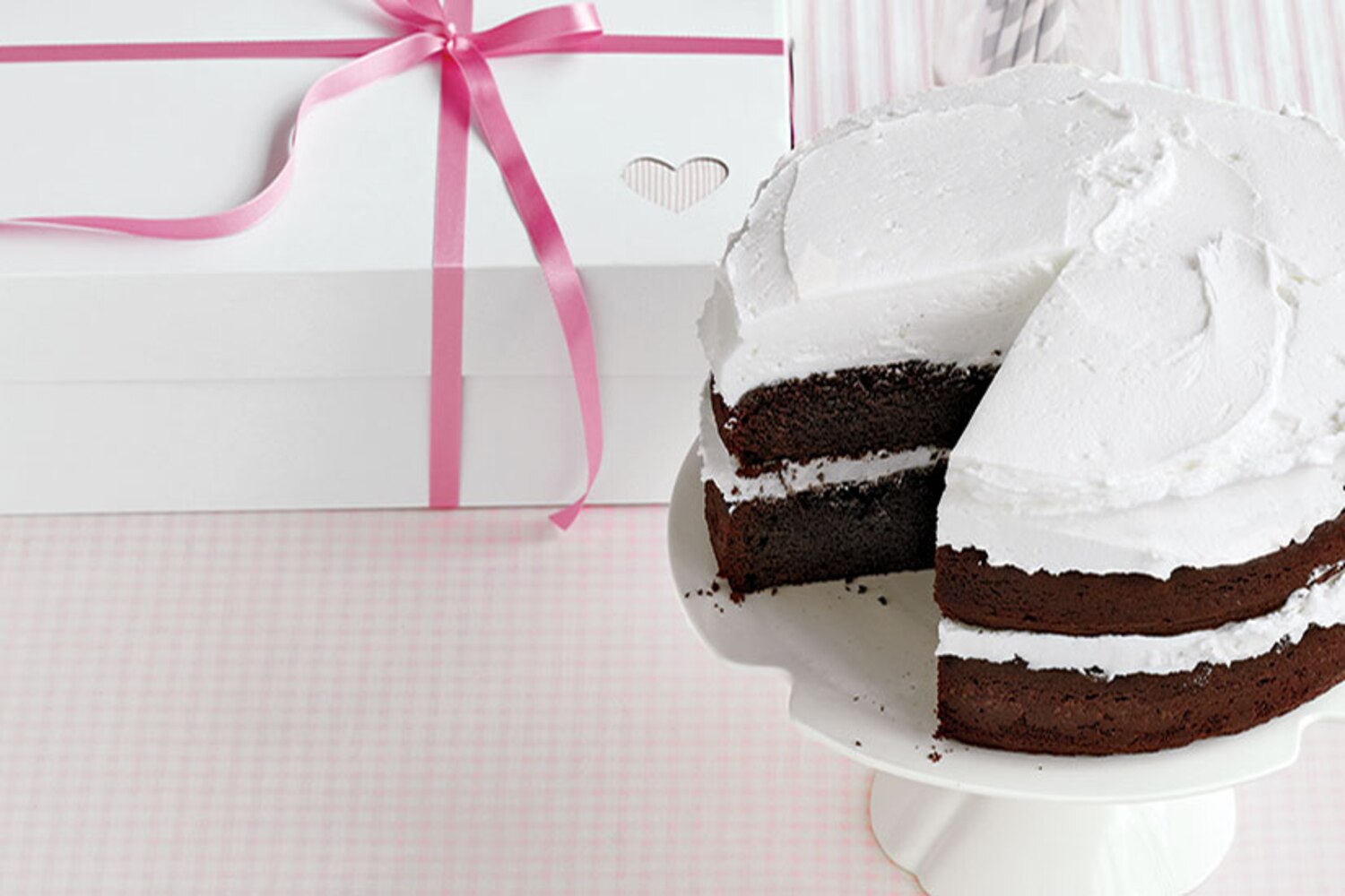 Recipe: Easy chocolate layer cake | Style at Home