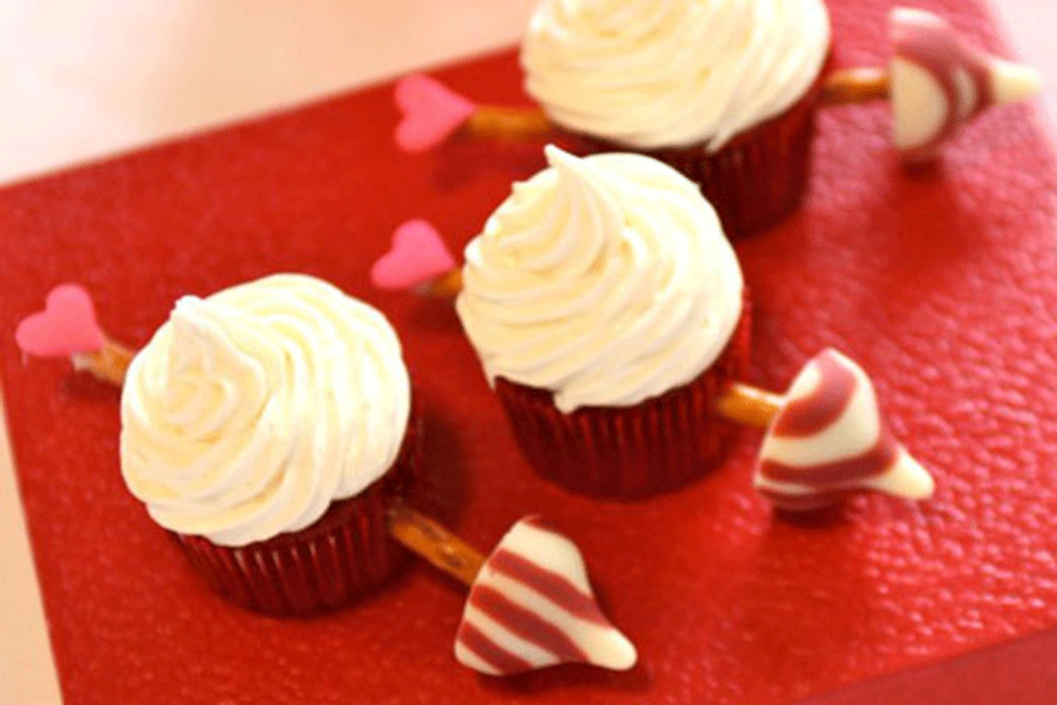 Recipe: Cupid's arrow cupcakes | Style at Home
