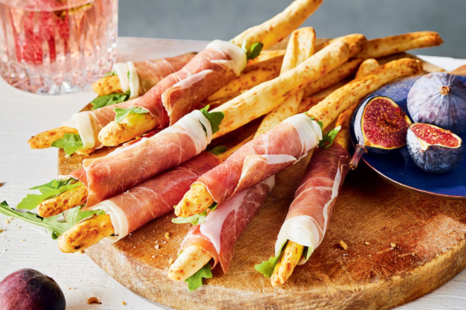 Recipe: Asiago & fennel grissini with prosciutto | Style at Home