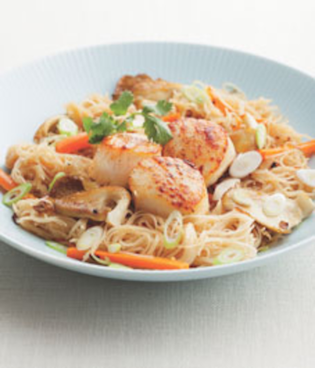 Recipe Stirfry noodles with seared scallops Style at Home