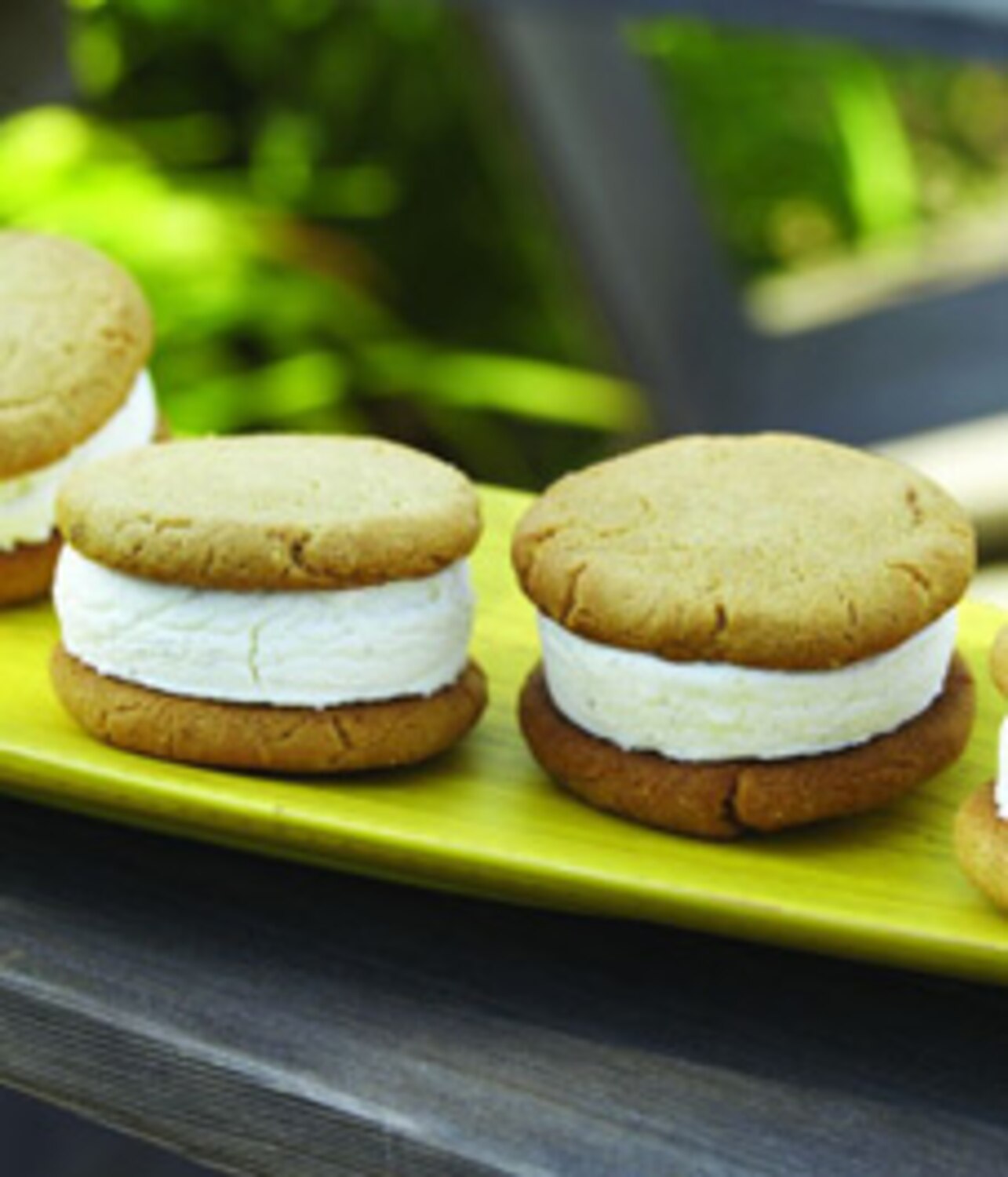Recipe: Nutty ice cream burgers | Style at Home